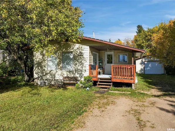 212 McDonald AVENUE E, Melfort, SK S0E 1A0