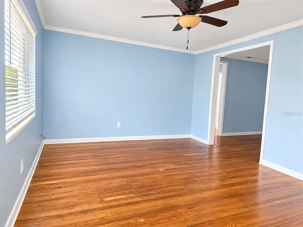 3 bed, 1.5 bath, 1202 sqft, $3,000 — Photo 3