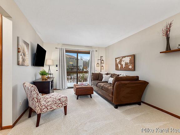 4th image of 3544 Golfside Dr