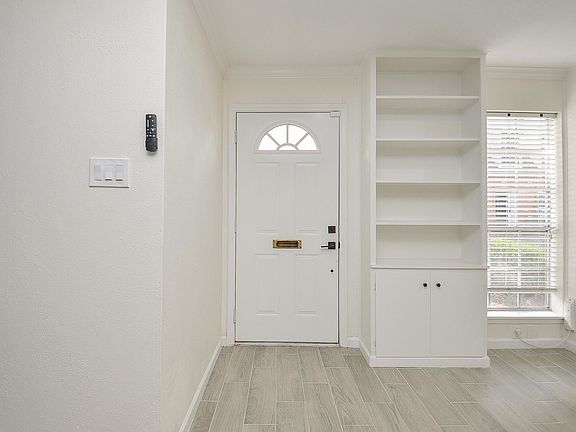 3rd image of 2643 Marilee Ln