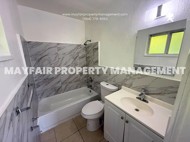 100 NW 30th Ave #7 — Photo 7