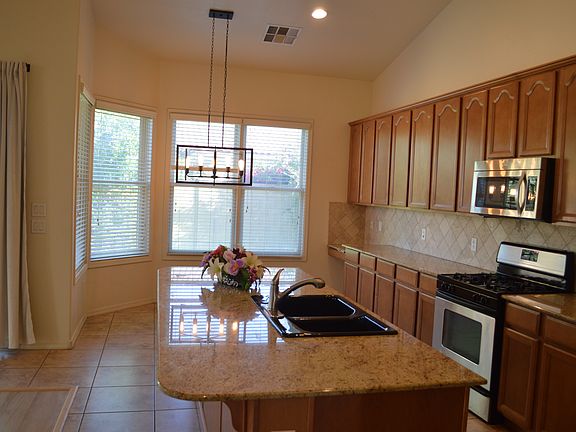 4th image of 870 E Canyon Way