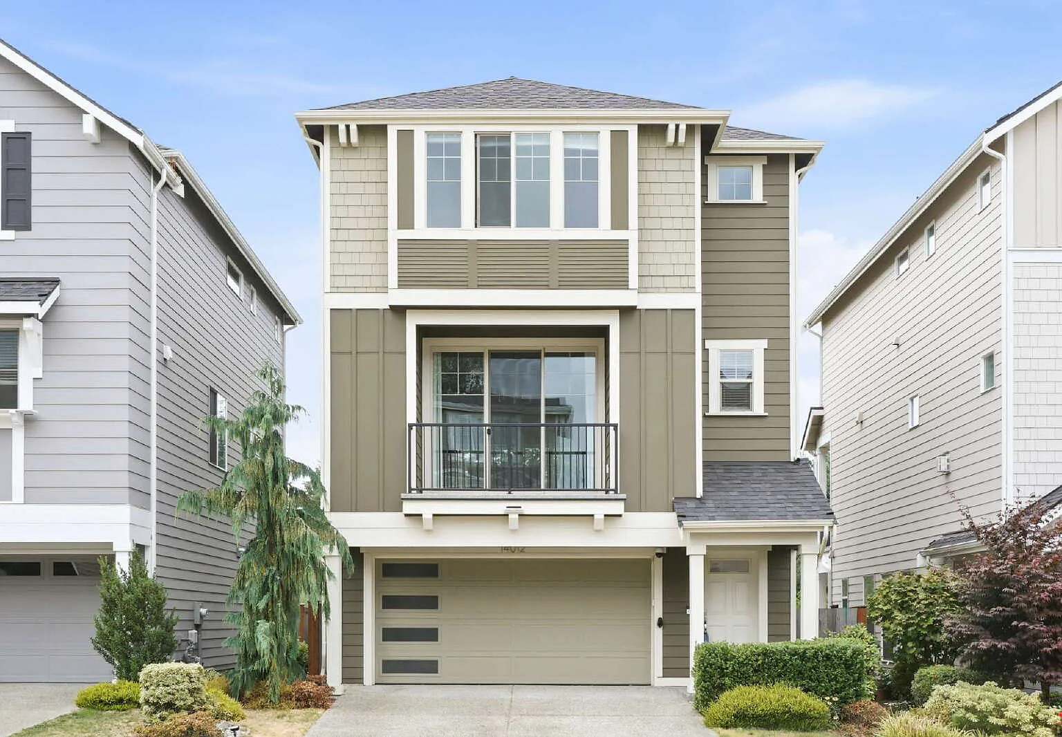 Spacious 4-Bedroom Townhome in Lake Stickney Lynnwood- Available NOW for RENT — Photo 1