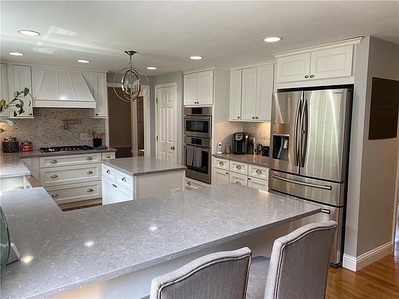 4th image of 151 Cindyann Dr