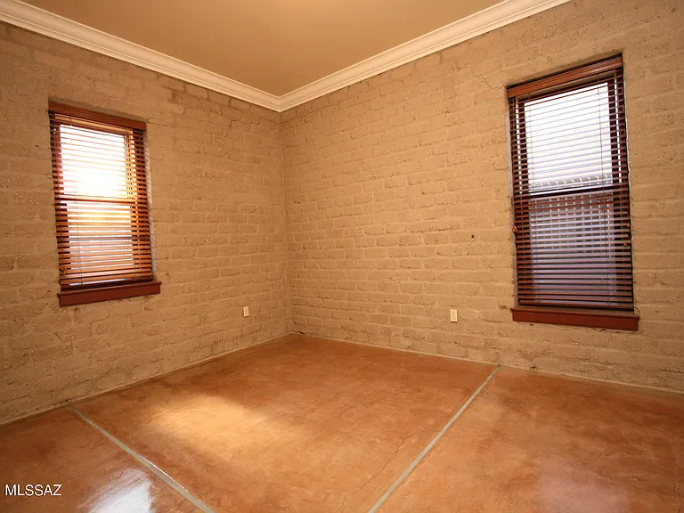841 S Meyer Ave — Photo 26