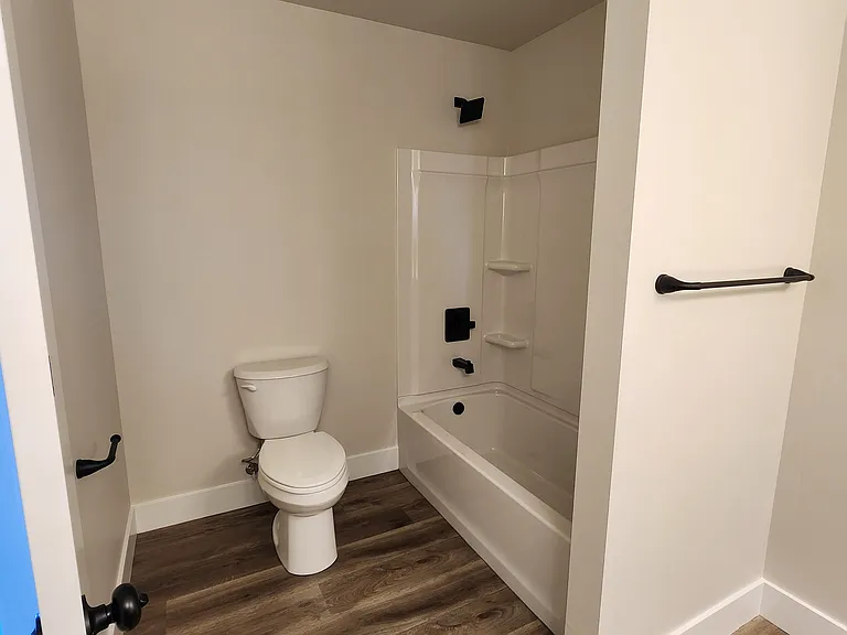 Primary suite full bathroom