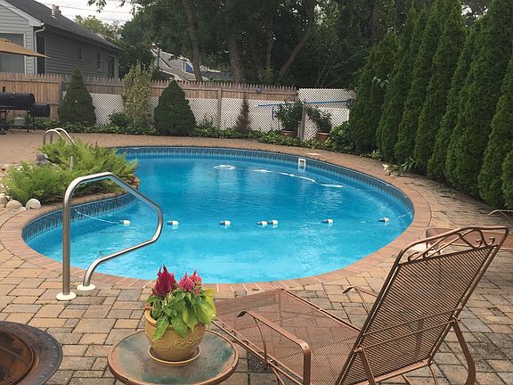 3rd image of 51 Middle Ln