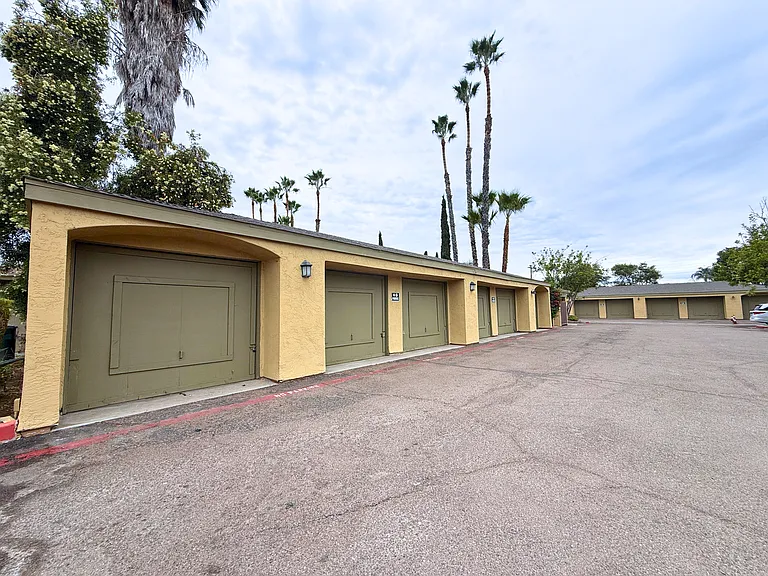 Martin Woods Apartment Homes — Photo 8