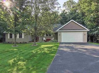 3282 Inland Oaks Dr, Interlochen, MI 49643
