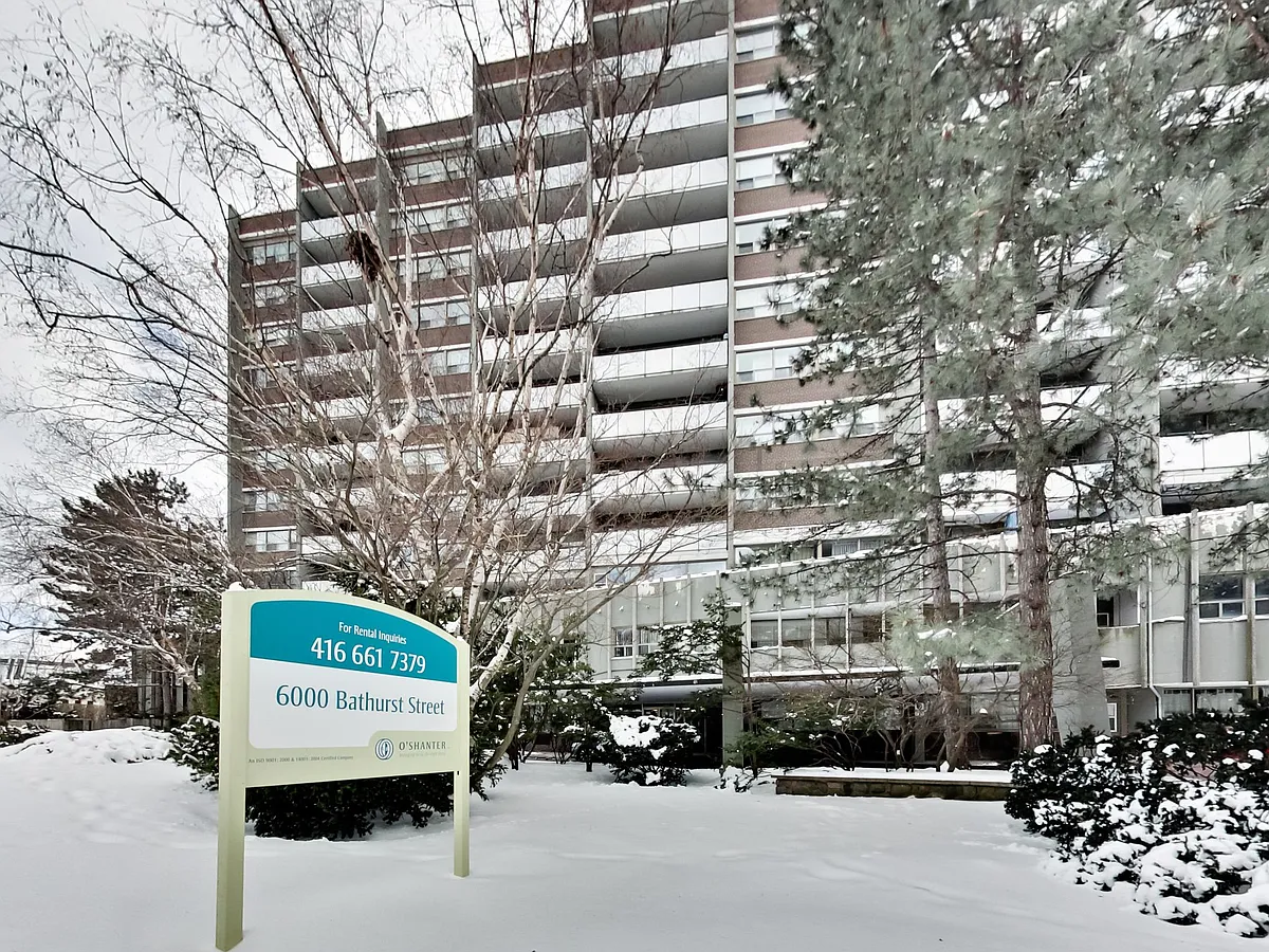 Building Photo - 6000 Bathurst St #205