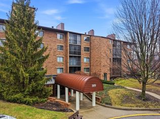 160 Fox Hollow Dr APT 406, Mayfield Heights, OH