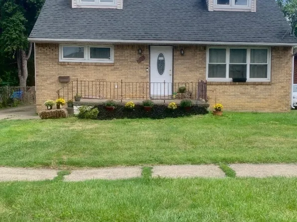 392 S Shore Blvd, Lackawanna, NY 14218