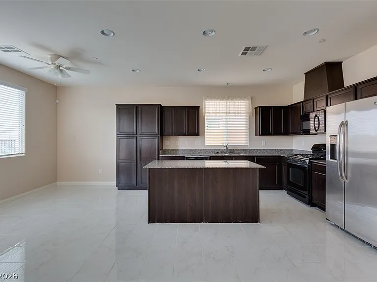 85 Avenza Dr — Photo 10