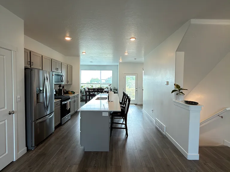 833 E Skiff Way — Photo 7
