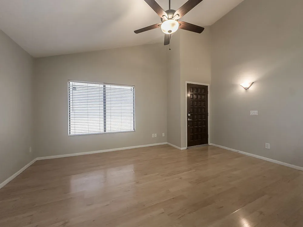 2 Bed + 1 Bath Condo in North Phoenix — Photo 4