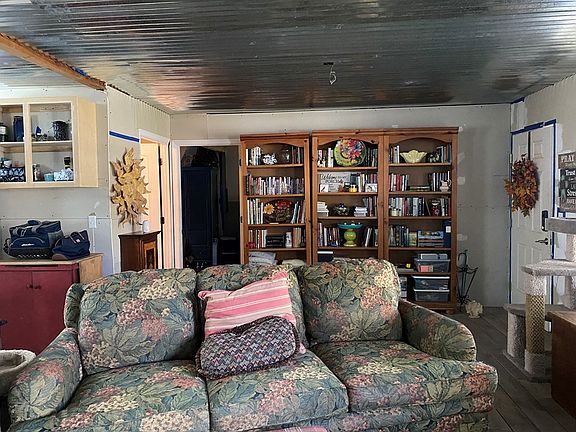 5th image of 4717 Newton St