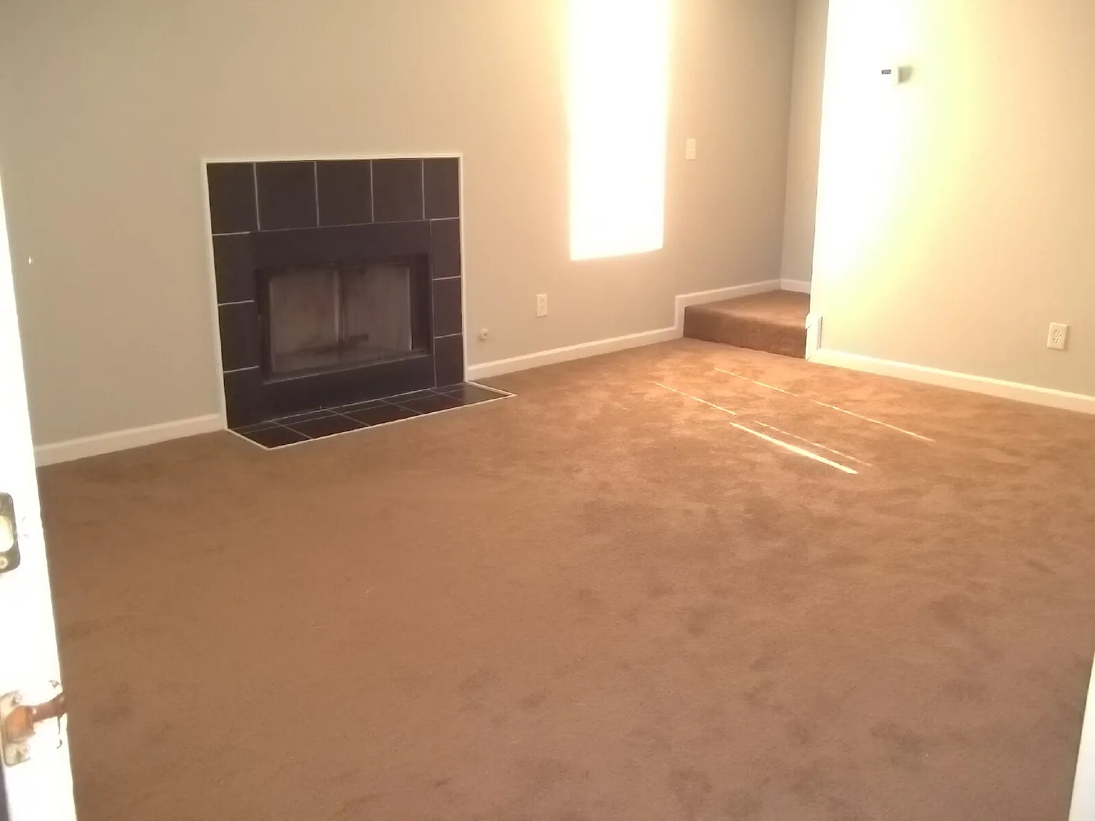 4 bed, 2.5 bath, 1500 sqft, $1,995 — Photo 2