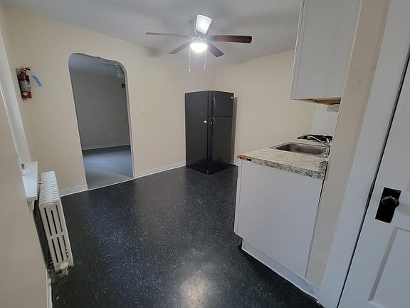 3rd image of 270 S 9th St Fl 1R