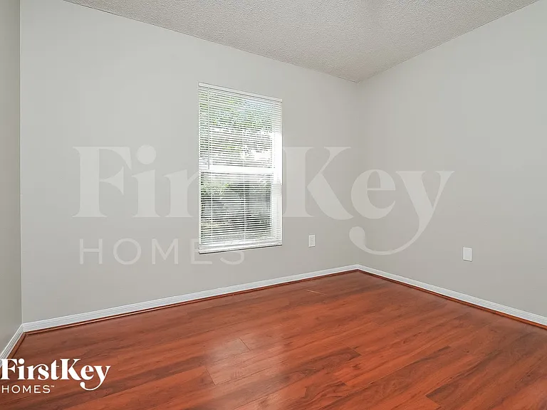 6511 Fox Crest Ln — Photo 13