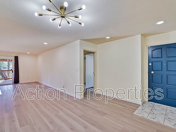 4th image of 3322 Shasta Dr