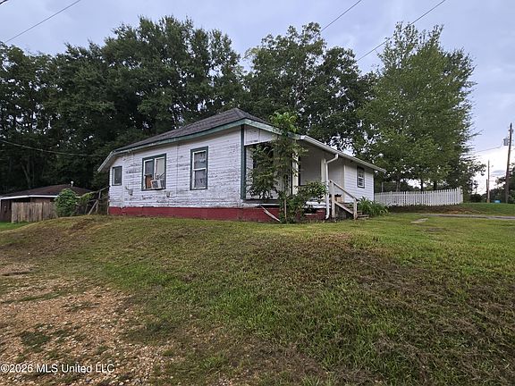 3rd image of 523 College Ave E