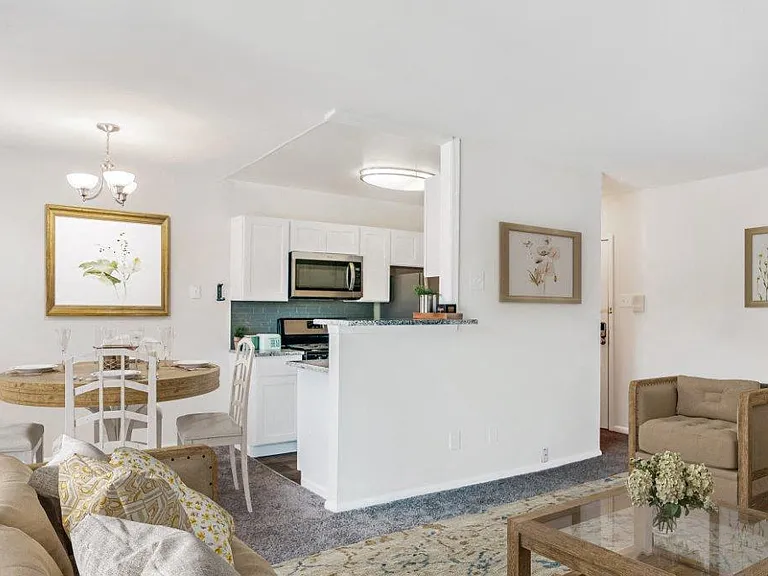 Hill Brook Place Apartment Homes — Photo 3