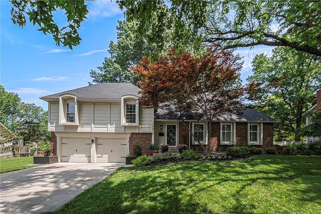 7906 W 99th St, Overland Park, KS 66212 | Zillow