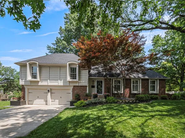 7906 W 99th St, Overland Park, KS 66212