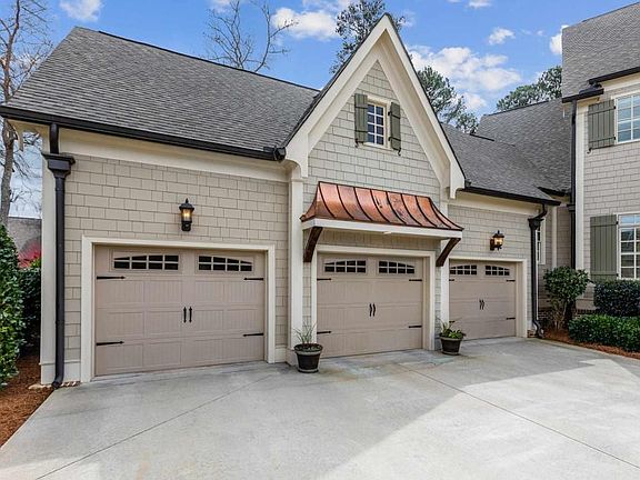3rd image of 205 Newhaven Dr