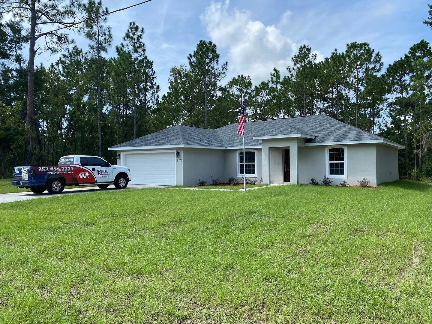 Desirable Sw Ocala Neighborhood 3/2/2 *Won't Last* — Photo 2