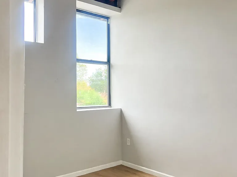 145 Broad St #18 — Photo 8