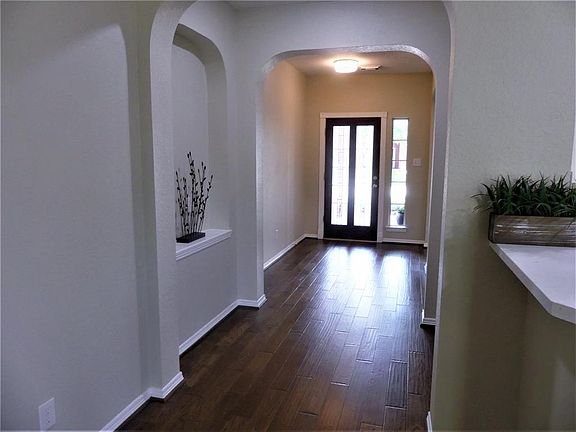 5th image of 2806 Twisted Willow Ct