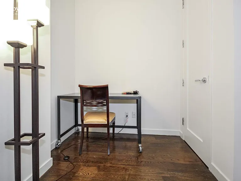 11 E 36th St #601 — Photo 8