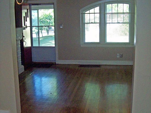 3rd image of 400 S Clifton Ave