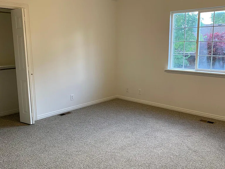 355 N 1200 E — Photo 12