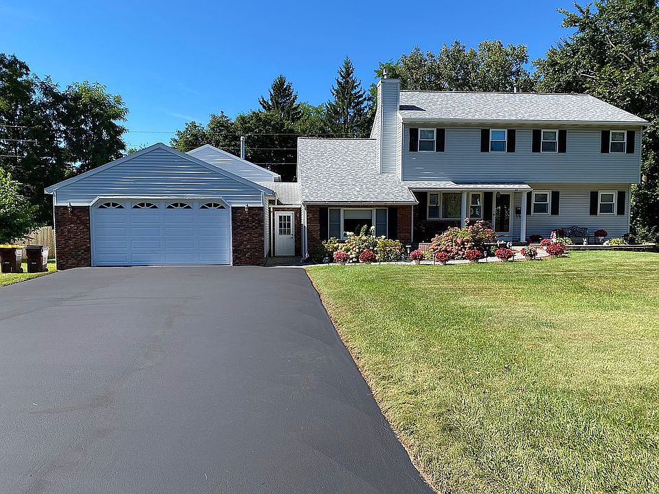 1st image of 36 Tamarack Ln