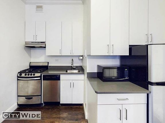 3rd image of 104 E 81st St #3P