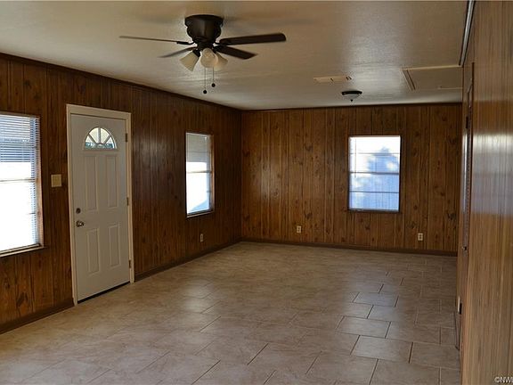 3rd image of 1831 Rodney St