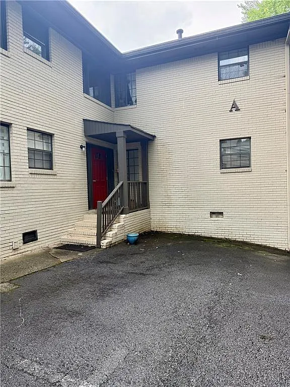 1 bed, 1.0 bath, 840 sqft, $1,895 — Photo 2
