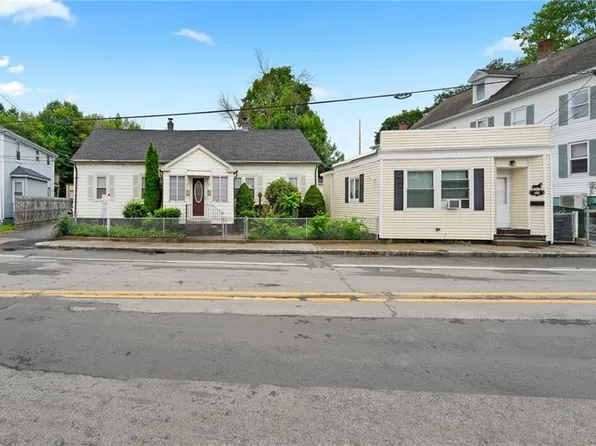 59 E Main St, West Warwick, RI 02893