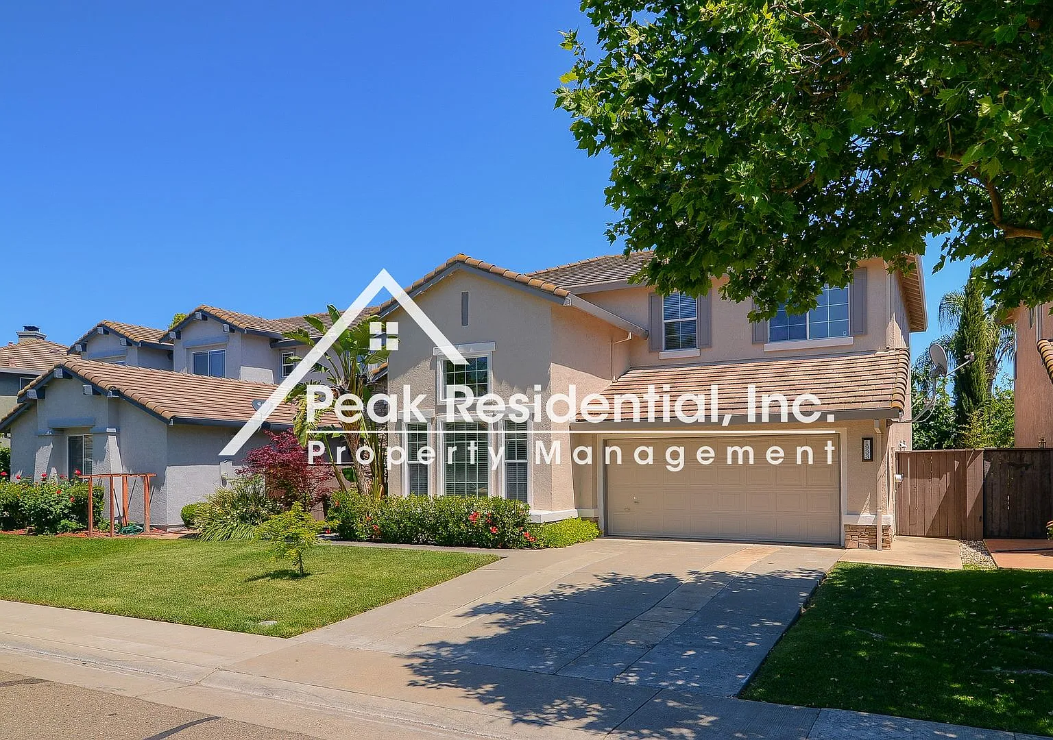 Spacious 5bd/3.5 ba Elk Grove Home! — Photo 2