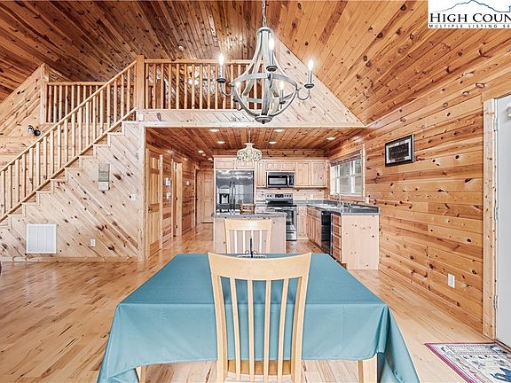 4th image of 204 Laurel Mountain Drive