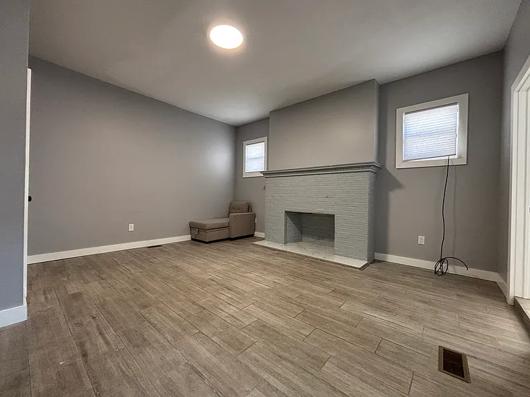 148 Chilton St #1 — Photo 1
