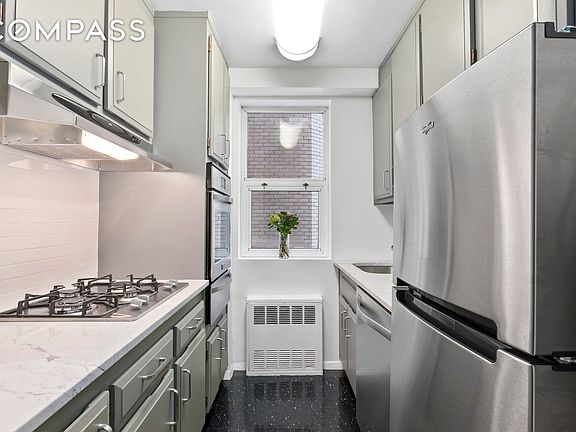 2nd image of 7 E 14th St APT 919
