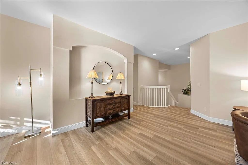 3 bed, 2.0 bath, 2184 sqft, $7,500 — Photo 3