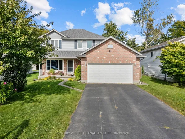 8 Robin St, North Middlesex, ON N0M 1A0