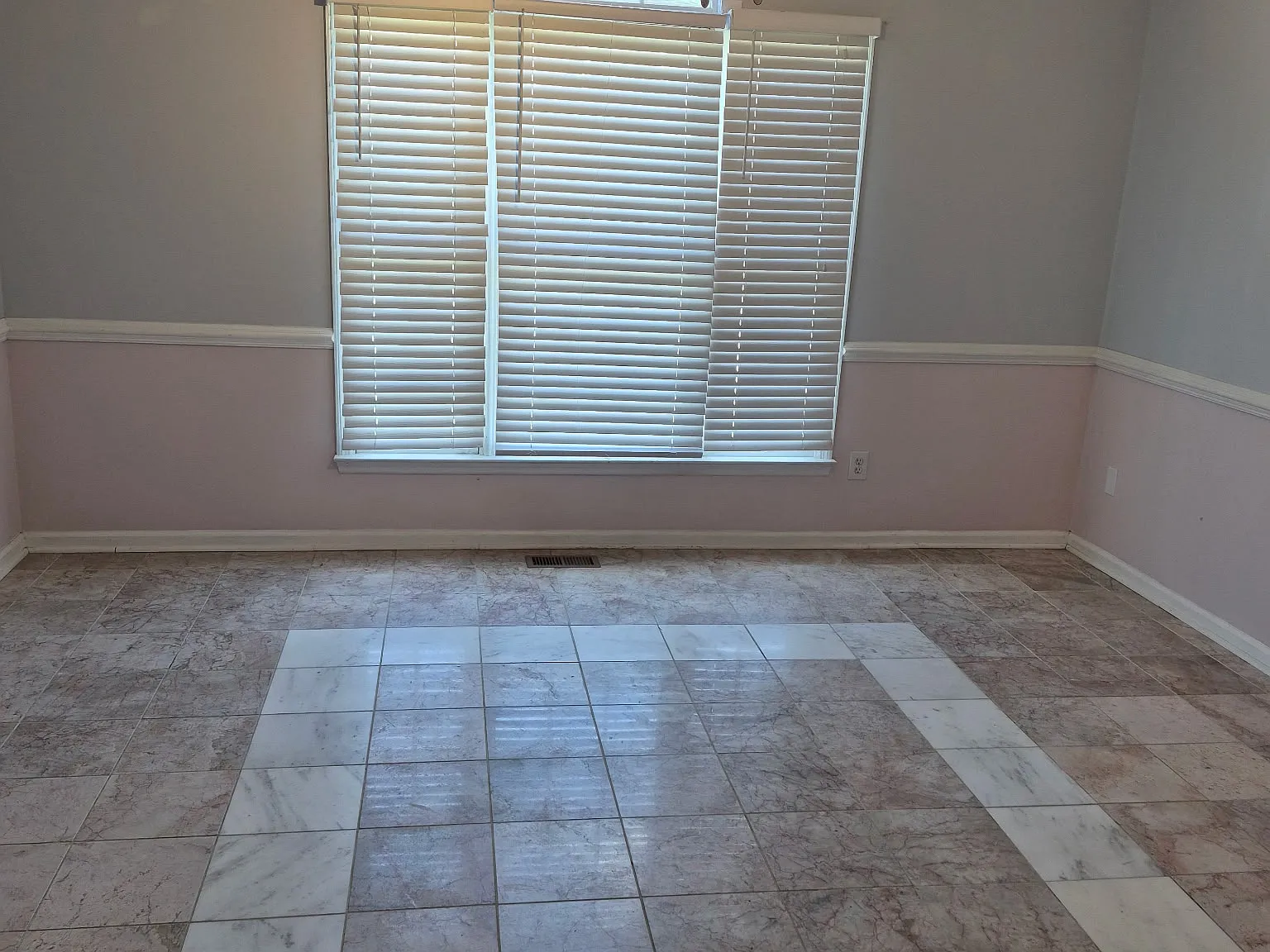 3 bed, 2254 sqft, $1,950 — Photo 3