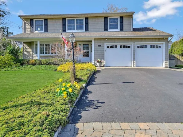 27 Plum Place, Islip, NY 11751
