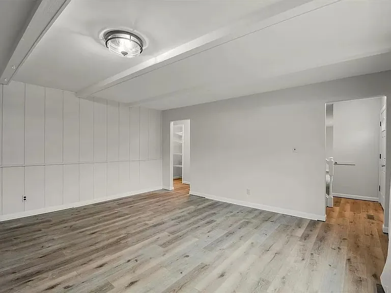 810 Centennial Dr — Photo 12