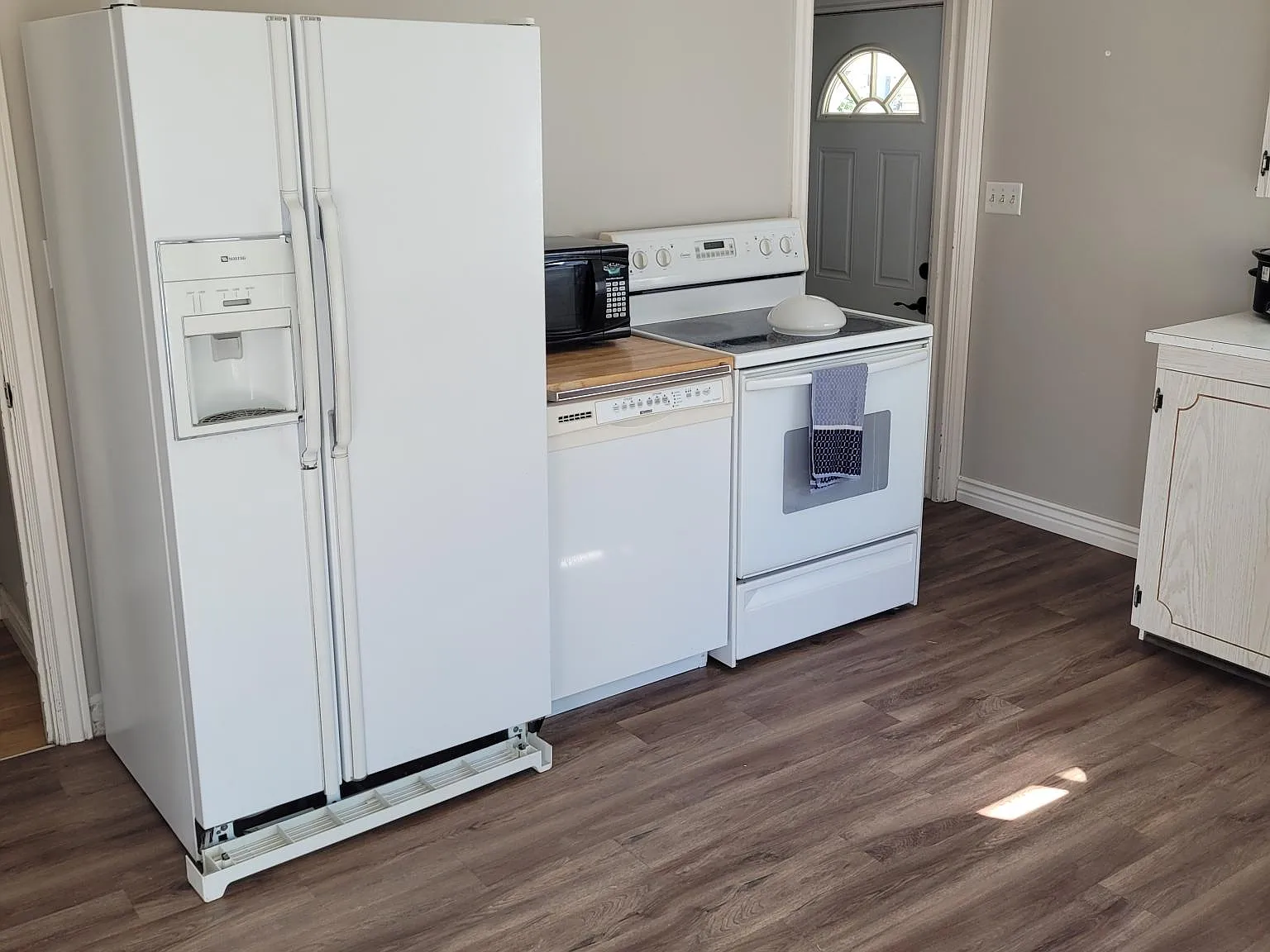 3363 Quincy Ave — Photo 4